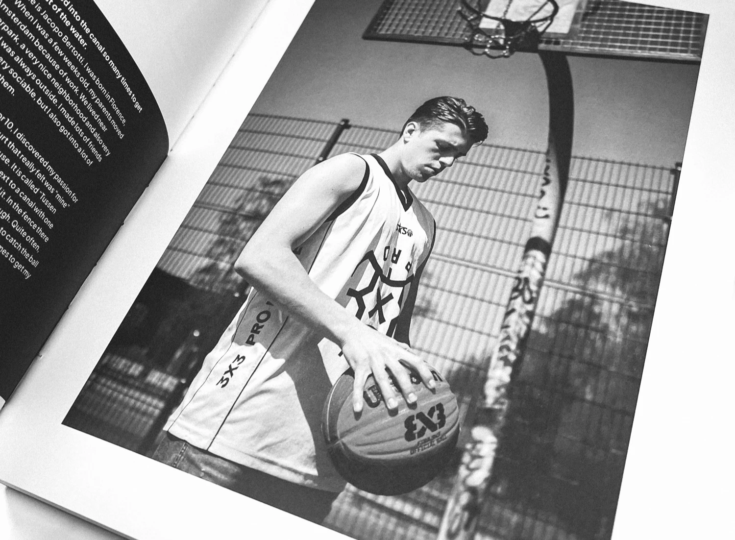 Fotograaf Arno Stevens maakt fotoboek van Amsterdamse basketballer en rolmodel Lindsay Pengel 
